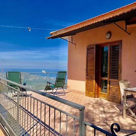 Couette-café B&b/ Appartments Capolavigna Vico Equense